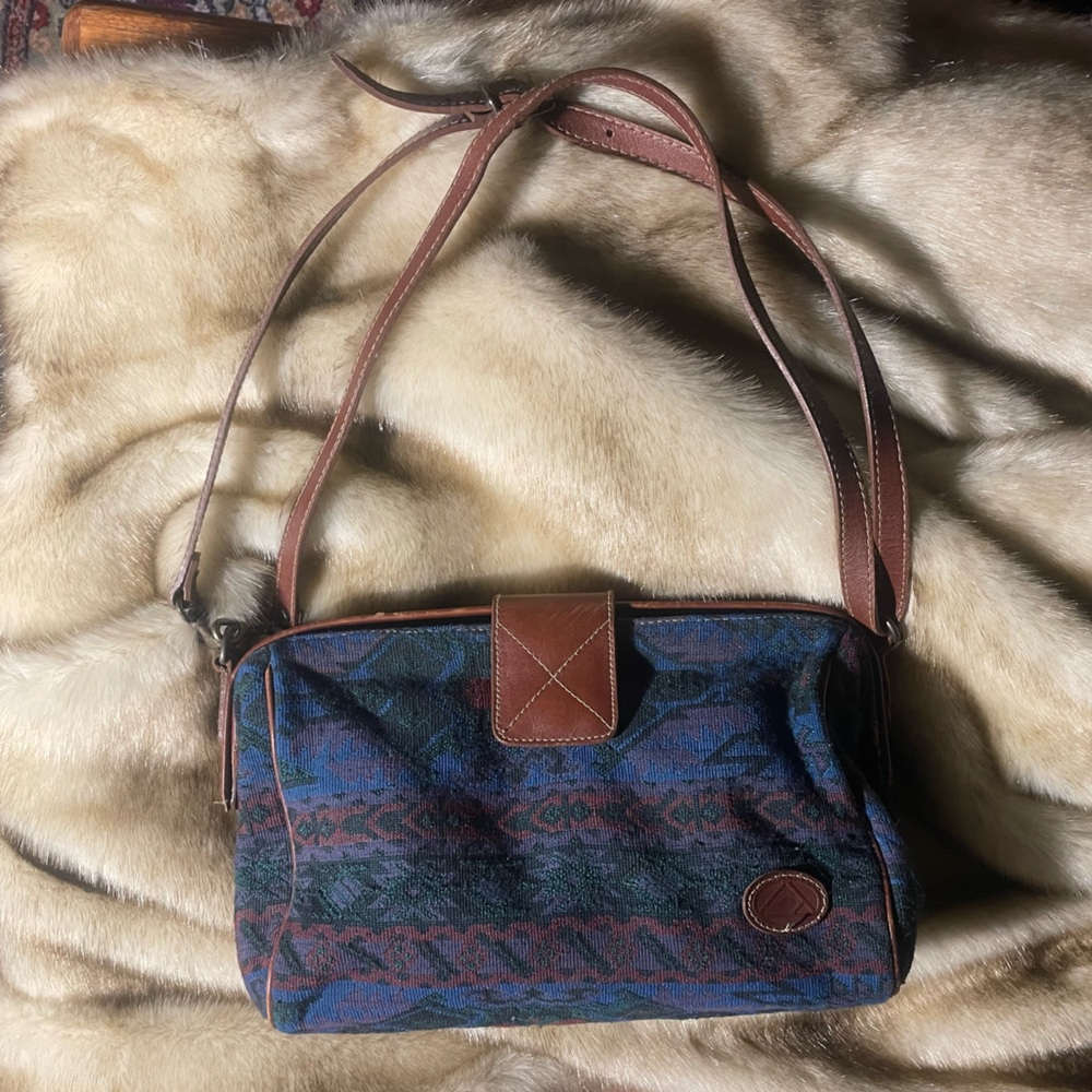 Vintage Liz Claiborne Tapestry Bag with unique close top